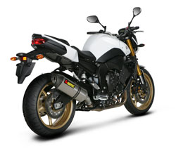 Silencieux Akrapovic en titane pour la FZ8