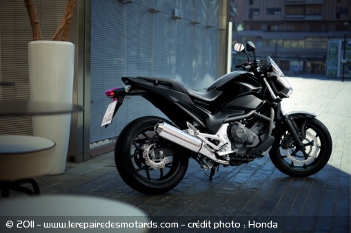 Nouveauté 2012 : roadster Honda NC700S