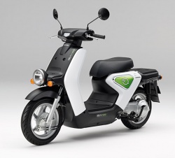Le scooter électrique Ev-Neo débarque en Europe