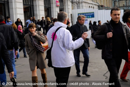 Difficile d'être écouté au milieu d'une foule pressée