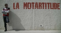 Chanson La Motartitude : le quotidien des motards français vu avec humour