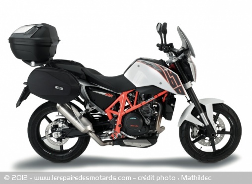 GIVI équipe la KTM DUKE 690