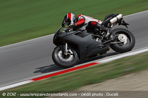 Ducati 848 Evo Dark