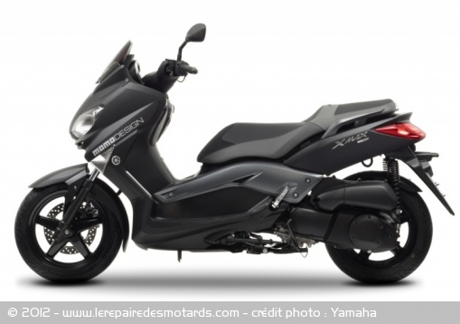Nouveauté 2013 : scooter Yamaha X-max Momo Design édition limitée