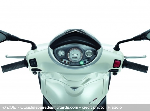Scooter Piaggio Fly 125 3V