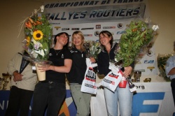 Le podium fille, Karine Sliz de Motos et Motards vainqueur - Crédit photo : DR