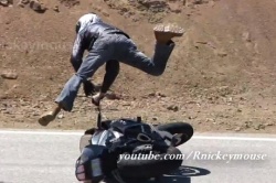 Vidéo : des chutes moto au ralenti et à l'envers