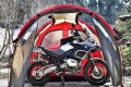 Une tente motard moto  Mototent