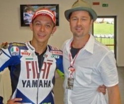 Brad Pitt se verrait bien en Valentino Rossi (photo : DR)