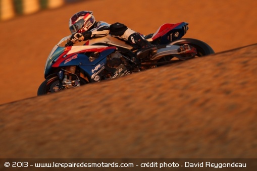 Le team BMW Motorrad France lors des 24h du Mans 2012 - crédit photo : David Reygondeau