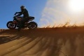 Vidéo traversée désert Triumph Street Triple