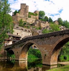 Voyage à moto à travers les plus beaux villages de France - Photo : Motards en Balade