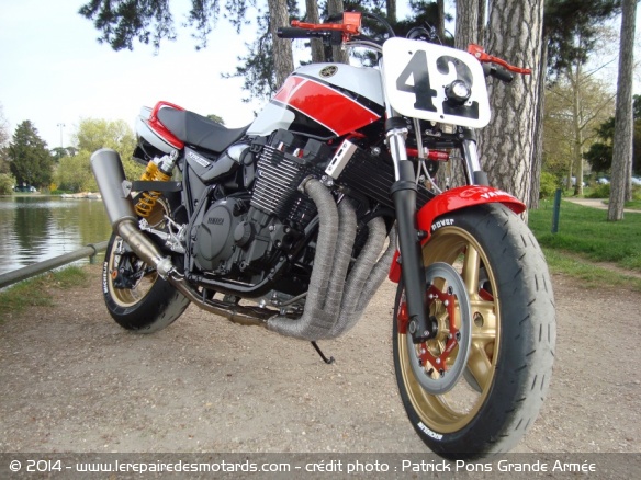 XJR 1300 Eighties' de la concession Patrick Pons Grande Armée