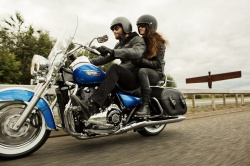 Des pneus Avon à flancs blancs pour la Thunderbird LT