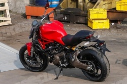 Ducati Monster 800 - crédit photo : DR