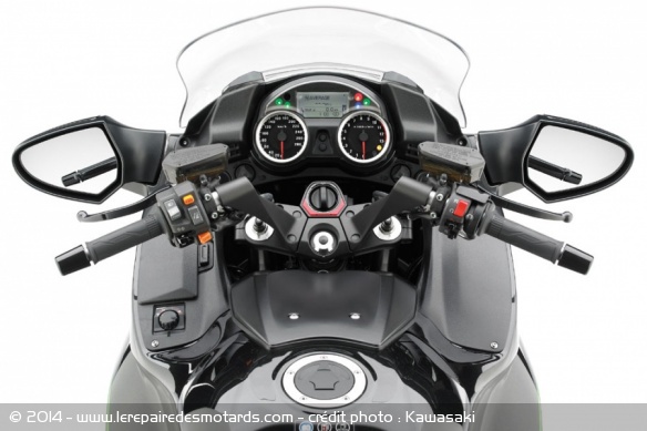 Routière Kawasaki GTR 1400