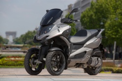 Scooter trois-roues Quadro 350S 2014