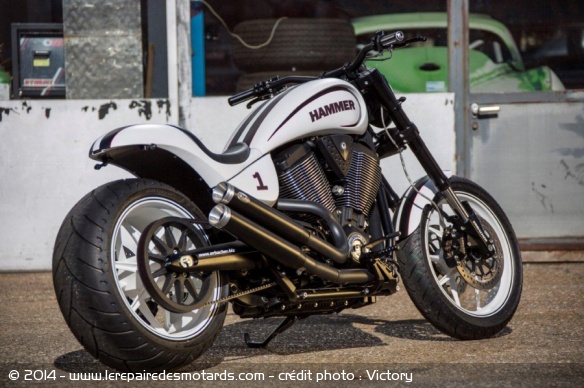 Victory Hammer S custom par Urs Erbacher