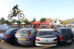 Spectacle de Stunt à la fête du Coni'fer