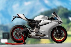 Stage de pilotage Ducati à Carole