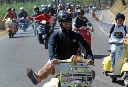 Parade des Vespa World Days 2014