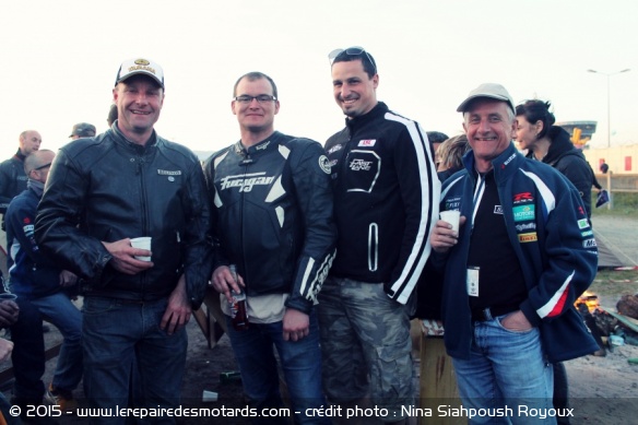 Des campings face au circuit Bugatti 4 motards
