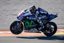 MotoGP : pole et record pour Lorenzo - crédit photo : MotoGP 