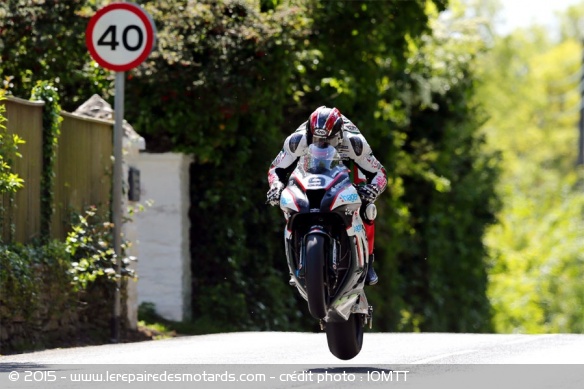 Leader pendant une bonne partie de la course, Hutchinson termine second - crédit photo : IOMTT