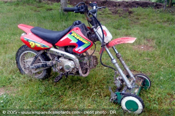 La moto tondeuse pour terrain accidenté
