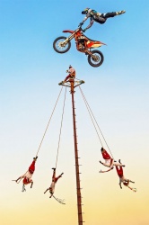 Freestylers et traditions mexicaines - crédit photo : Sebastian Marko