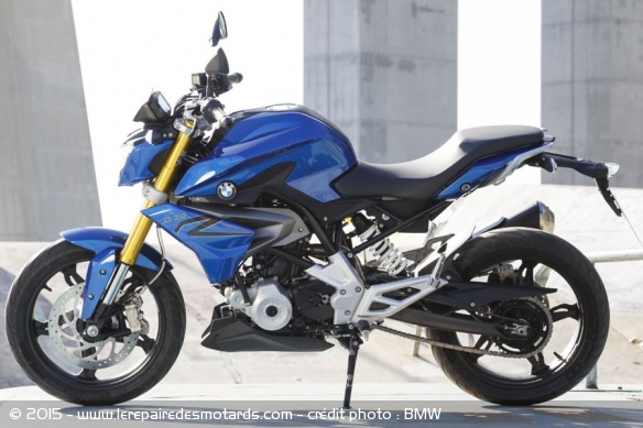 BMW G310R Strato blue metallic