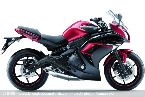 Kawasaki ER-6f Rouge Candy Persimmon / Noir Metallic Spark