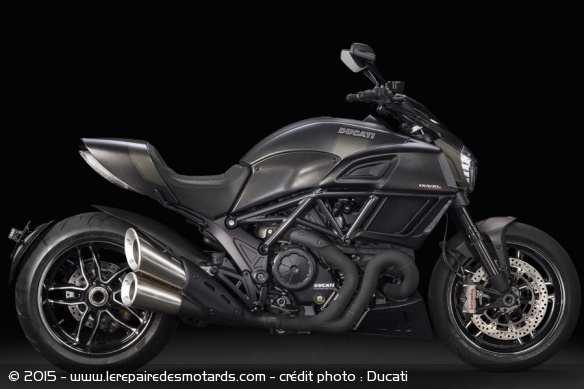 Ducati Diavel Carbon Le Diavel Carbon du millésime 2015