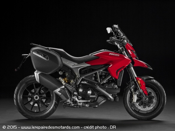 Ducati Hyperstrada 939 coté Ducati Hyperstrada 939 coté