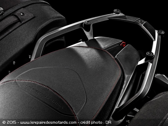 Ducati Hyperstrada 939 - poignées passager Ducati Hyperstrada 939 - poignées passager