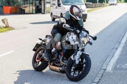 Husqvarna 701 Café Racer - crédit photo : Motorcycle News