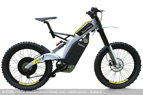 Pédalier et moteur électrique, la Brinco se présente comme un hybride entre la moto et le vélo