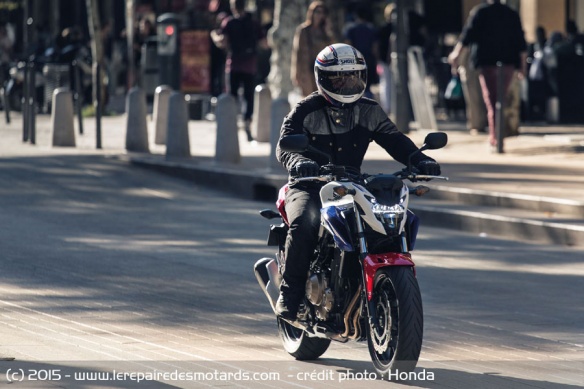 Le CB500F est homologué pour les permis A2