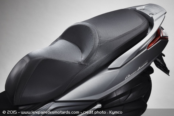 Selle du scooter Kymco Downtown