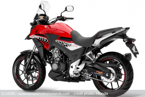 L'habillage de la CB500X a été revu pour 2016