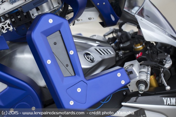 Les divisions moto et robotique de Yamaha se sont associées sur ce projet Les divisions moto et robotique de Yamaha se sont associées sur ce projet