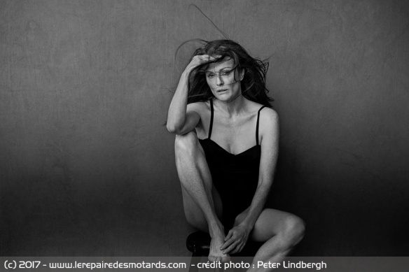 Julianne Moore dans le Calendrier Pirelli 2017