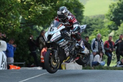 TT : record et victoire pour Dunlop en Superbike - crédit photo : IOMTT