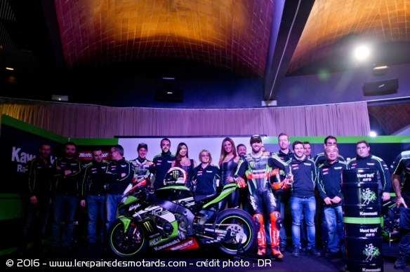 Kawasaki ZX-10R de WSBK, l'équipe au complet