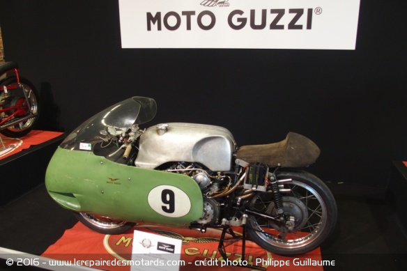 Moto Guzzi V8 au salon Moto Légendes
