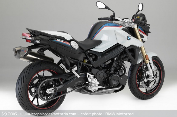 La F800 R conserve sa ligne