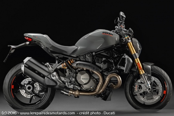 Ducati Monster 1200 S de profil Ducati Monster 1200 S de profil