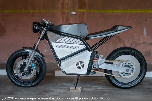 La moto reprend la partie cycle d'une Yamaha Fazer 600 de 98