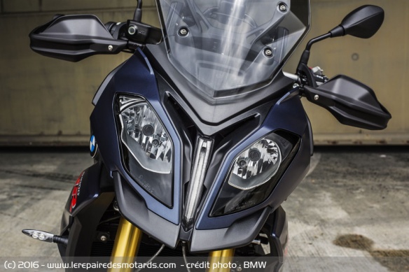 Face avant de la BMW S1000XR Face avant de la BMW S1000XR