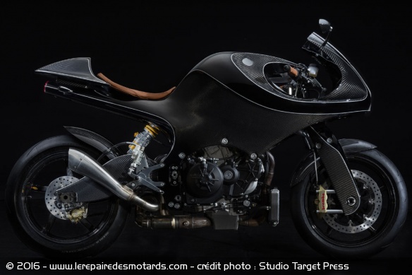 La Gentleman's Racer repose sur le 4 cylindres de la RSV4
